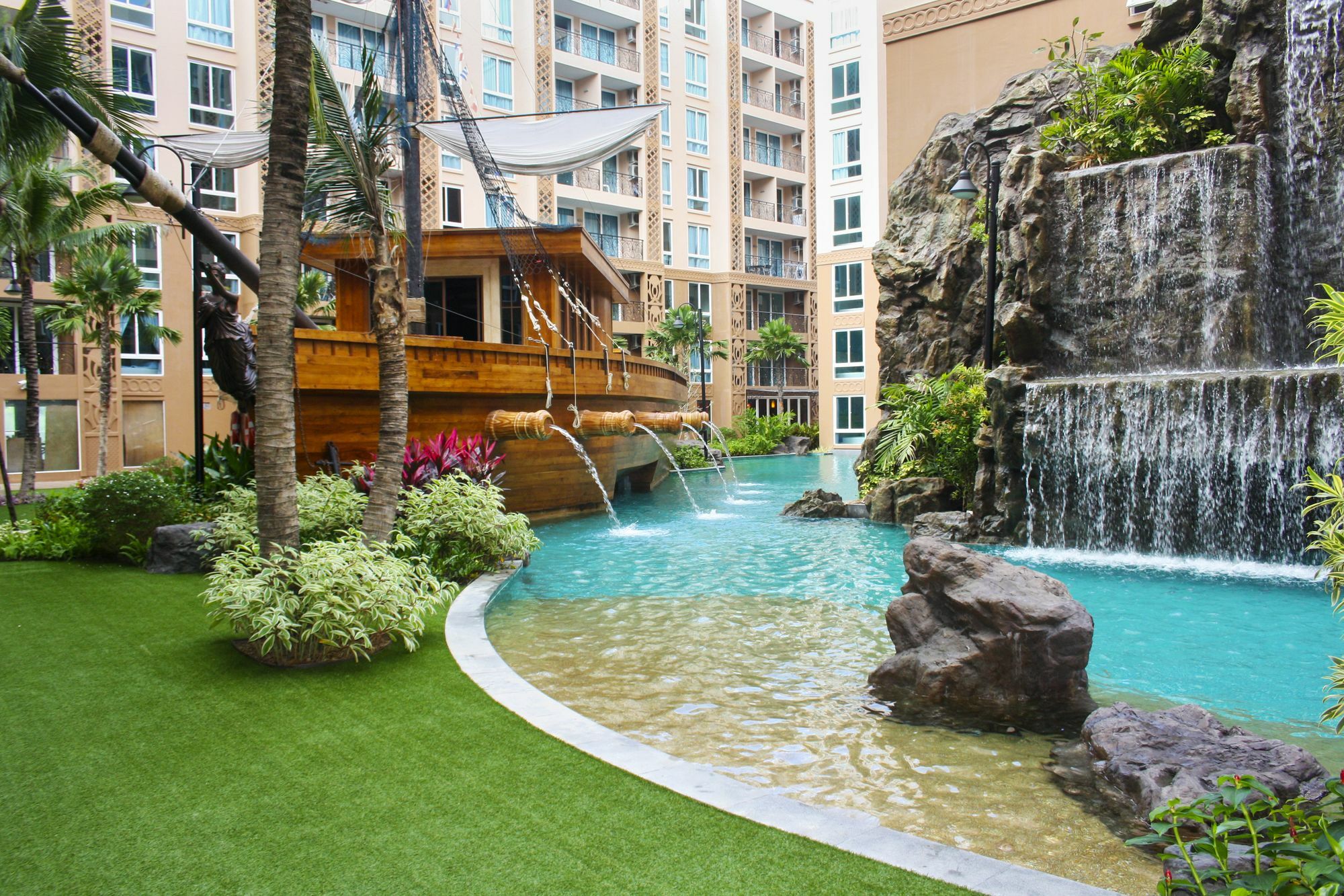 Atlantis Condo Resort Praia de Jomtien Exterior foto